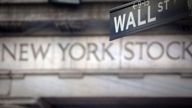 Bolsas dos EUA fecham abaixo de 2,5%; mercado entra no “bear market”